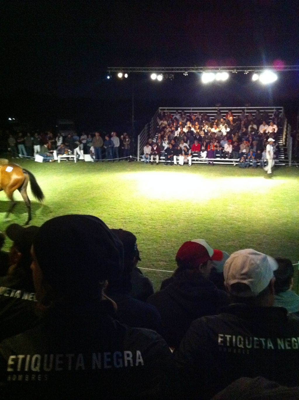 AfqSnDkCEAAqDkM.jpg-large